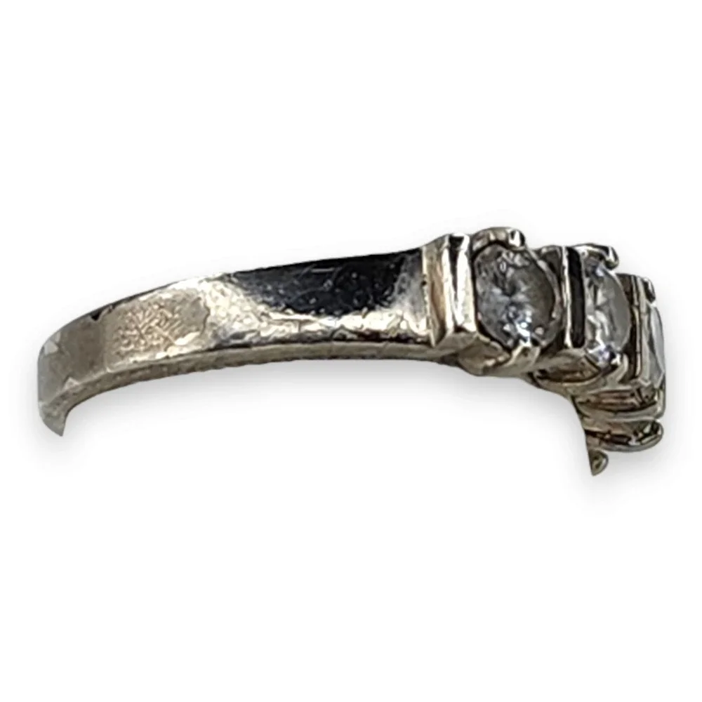 Vintage Sterling Silver 925 Clear Cubic Zirconia Band Ring Size 8‎